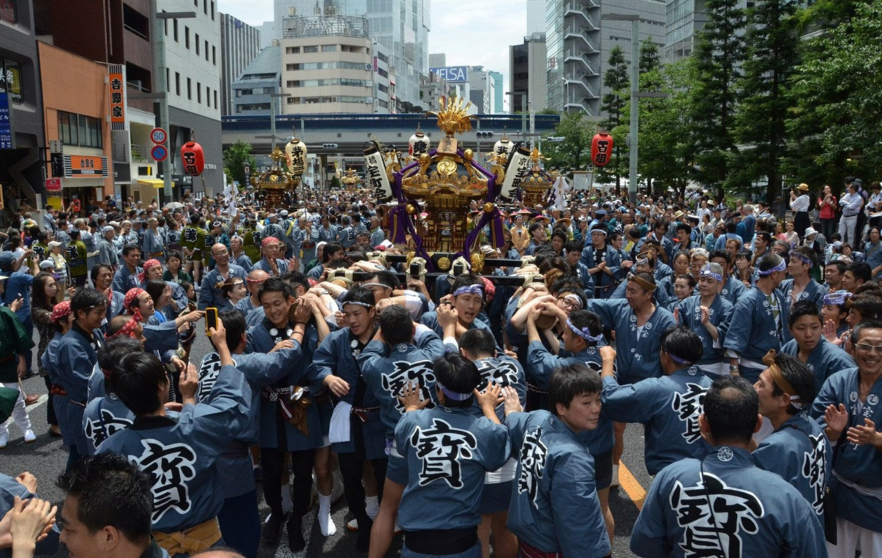 Full of Chuo-dori Street